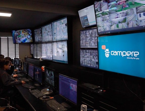 Central de segurança do Neoville em Curitiba